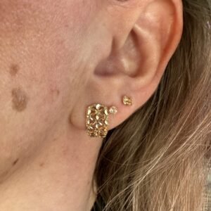 Par de Brincos Florzinhas Diamantadas no Ouro Amarelo 18K