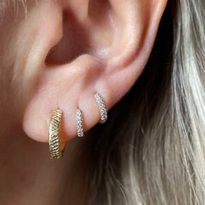 Par de Argolas Diamantadas 1,5cm no Ouro Amarelo 18K