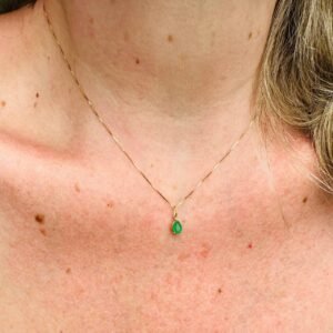 Pingente Esmeralda Gota no Ouro Amarelo 18K