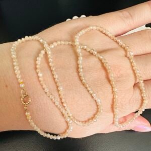 Colar Safiras Bege Naturais com Fecho no Ouro Amarelo 18K