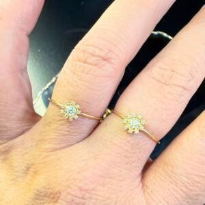 Anel Flor de Pedras Moissanites no Ouro Amarelo 18K