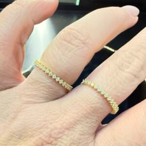 Meia Aliança Zircônias no Ouro Amarelo 18K