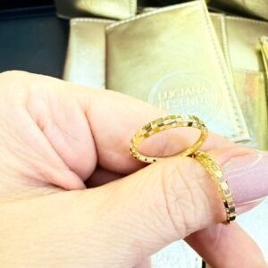 Anel Detalhes Vazados e Diamantados no Ouro 18K