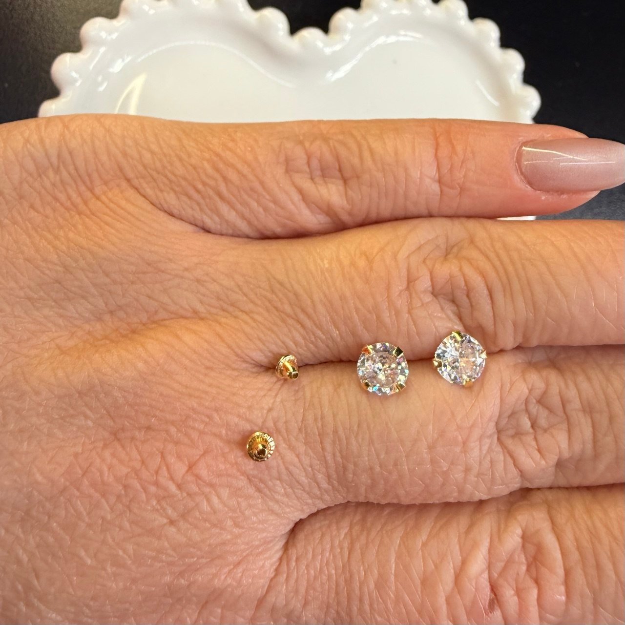 Par de Brincos Zircônia 6mm no Ouro Amarelo 18K - Imagem 2