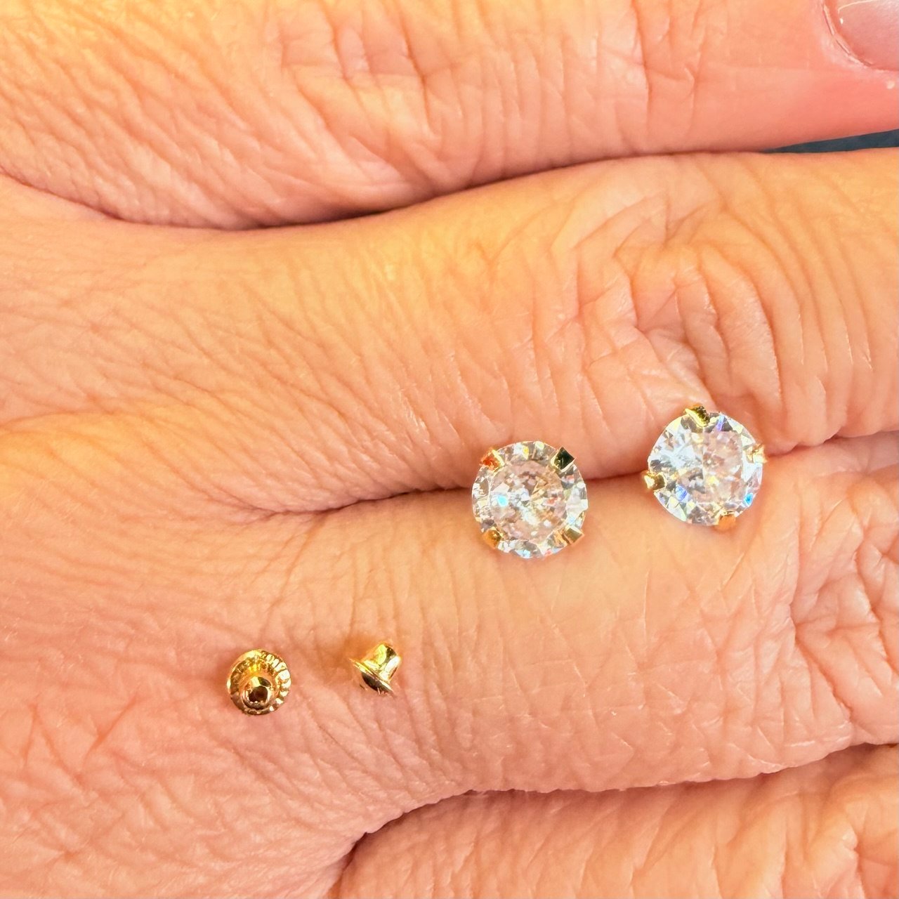Par de Brincos Zircônia 6mm no Ouro Amarelo 18K - Imagem 3