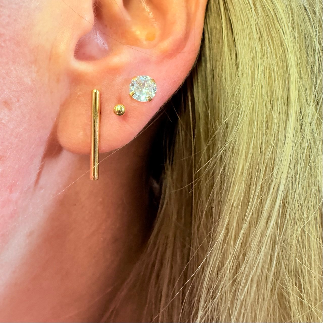 Par de Brincos Zircônia 6mm no Ouro Amarelo 18K - Imagem 4