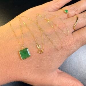 Gargantilha Esmeralda Quadrada no Ouro 18K